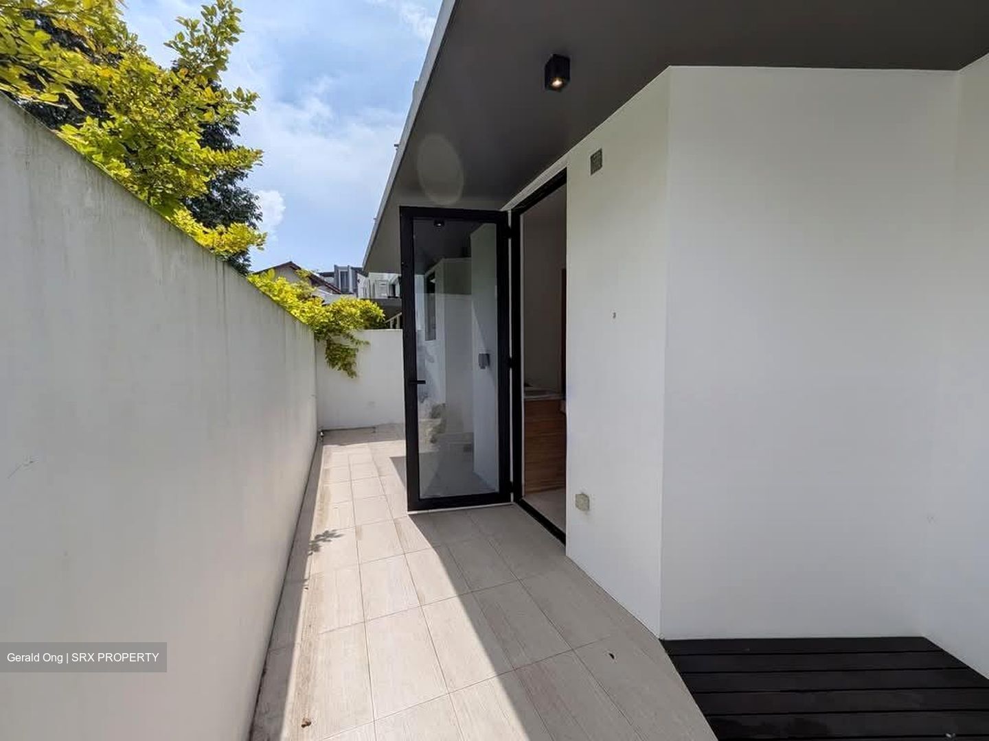 Mandai Garden (D26), Terrace #563750401